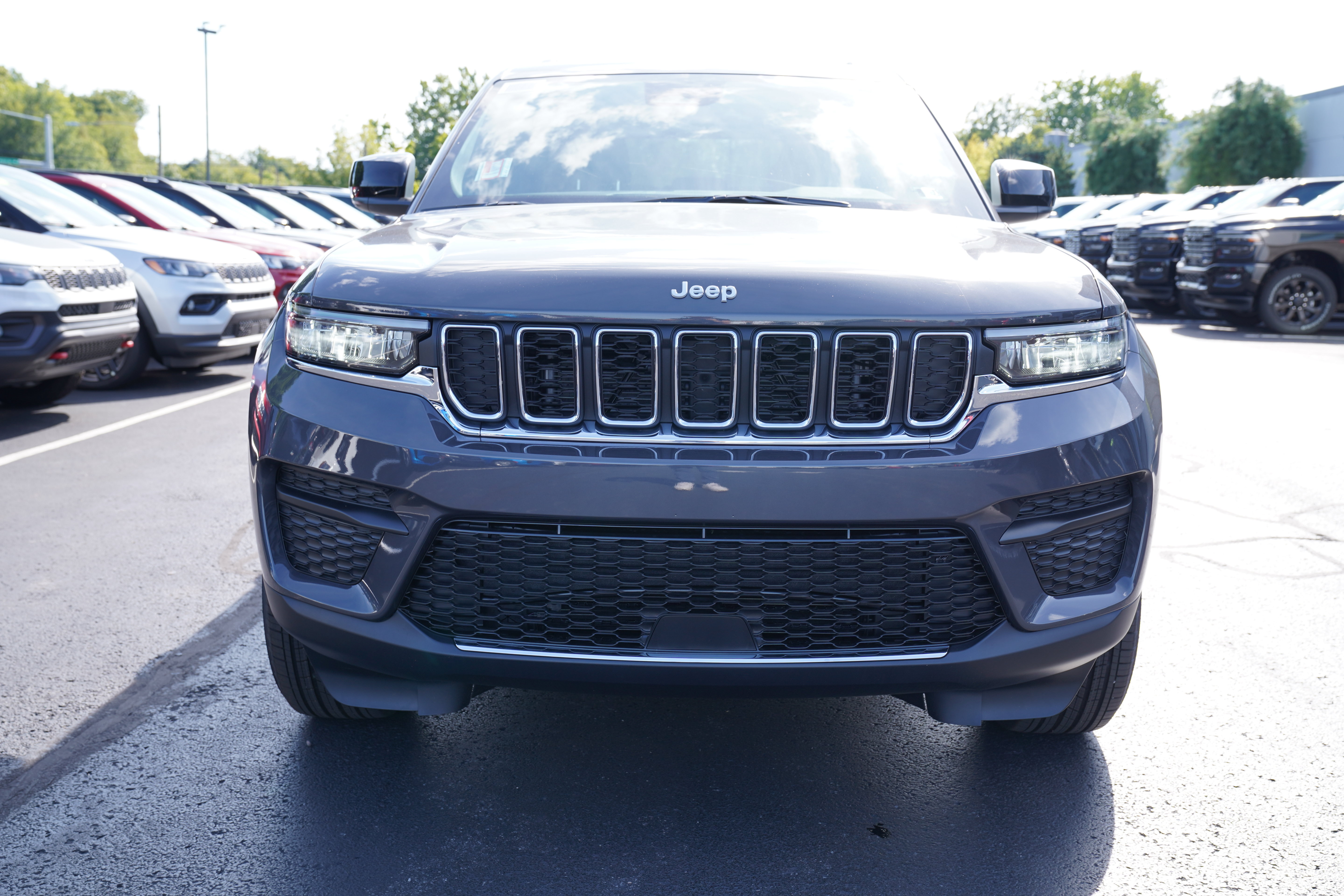 New 2026 Jeep Grand Cherokee Laredo X AWD/4WD image 10