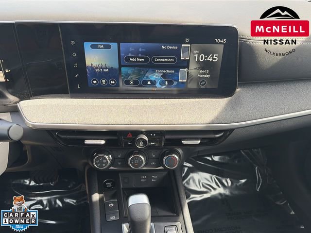 Used 2025 Nissan Kicks SV w/ SV Premium Package FWD image 23