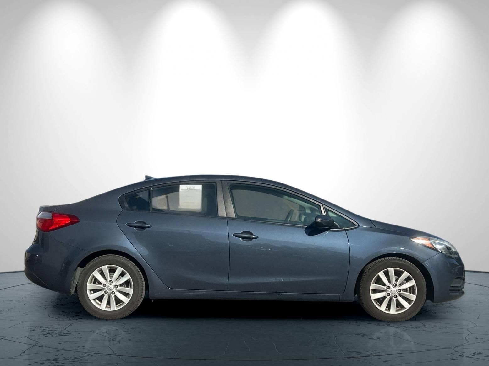 Used 2016 Kia Forte LX w/ LX Popular Plus Package image 3