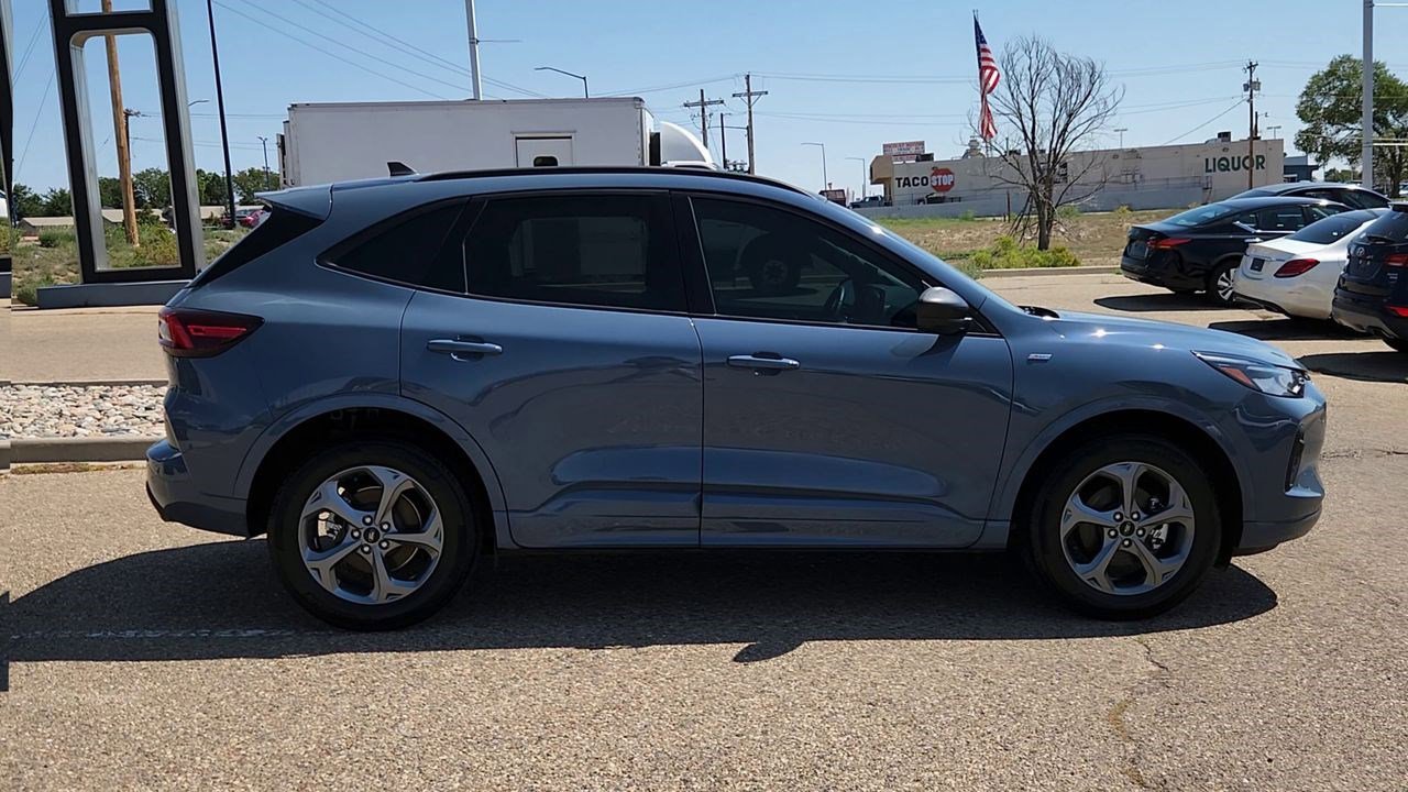 Used 2023 Ford Escape ST-Line w/ Tech Pack #1 image 9