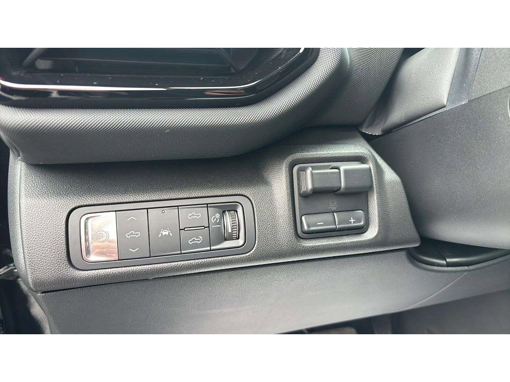 Certified 2024 Chevrolet Silverado EV RST image 19