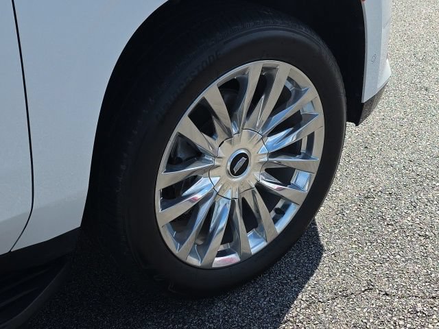 Used 2023 Cadillac Escalade Premium Luxury w/ LPO, Floor Liner Package AWD/4WD image 10