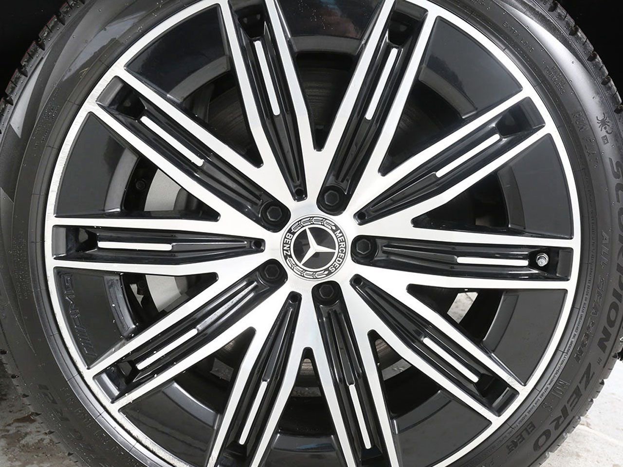 Used 2024 Mercedes-Benz EQE 350+ 4MATIC SUV w/ AMG Line Exterior Package image 5