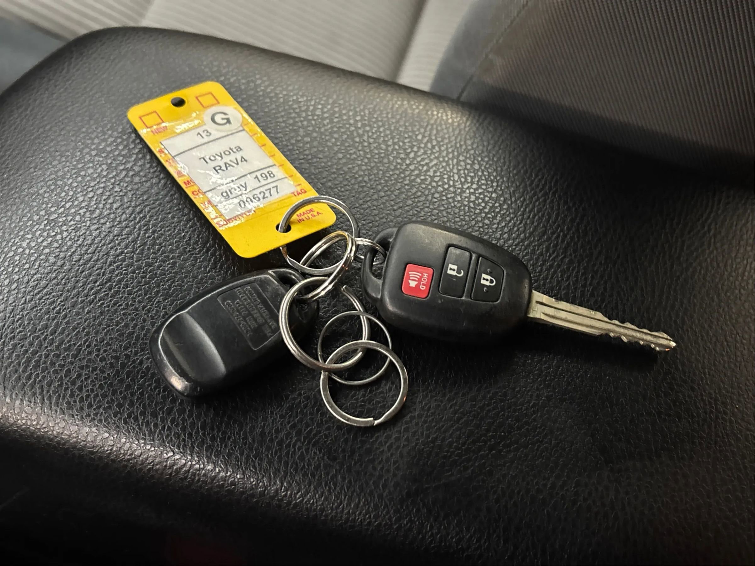 Used 2013 Toyota RAV4 LE AWD/4WD image 38