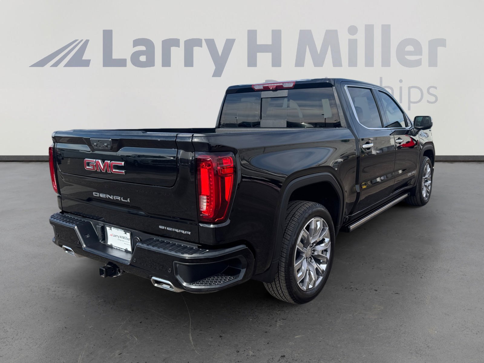 Used 2024 GMC Sierra 1500 Denali w/ Denali Reserve Package image 5