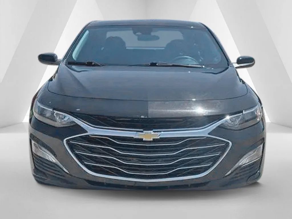 Used 2024 Chevrolet Malibu LT FWD image 2