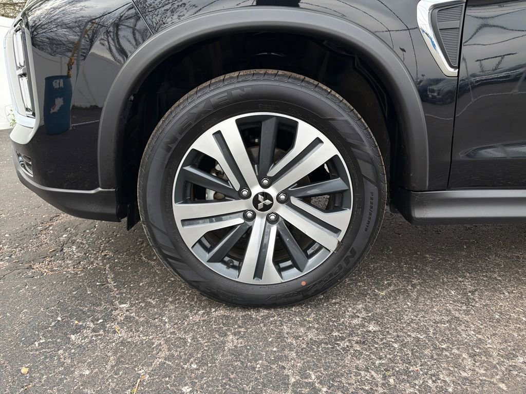 Used 2025 Mitsubishi Outlander Sport SE AWD/4WD image 30