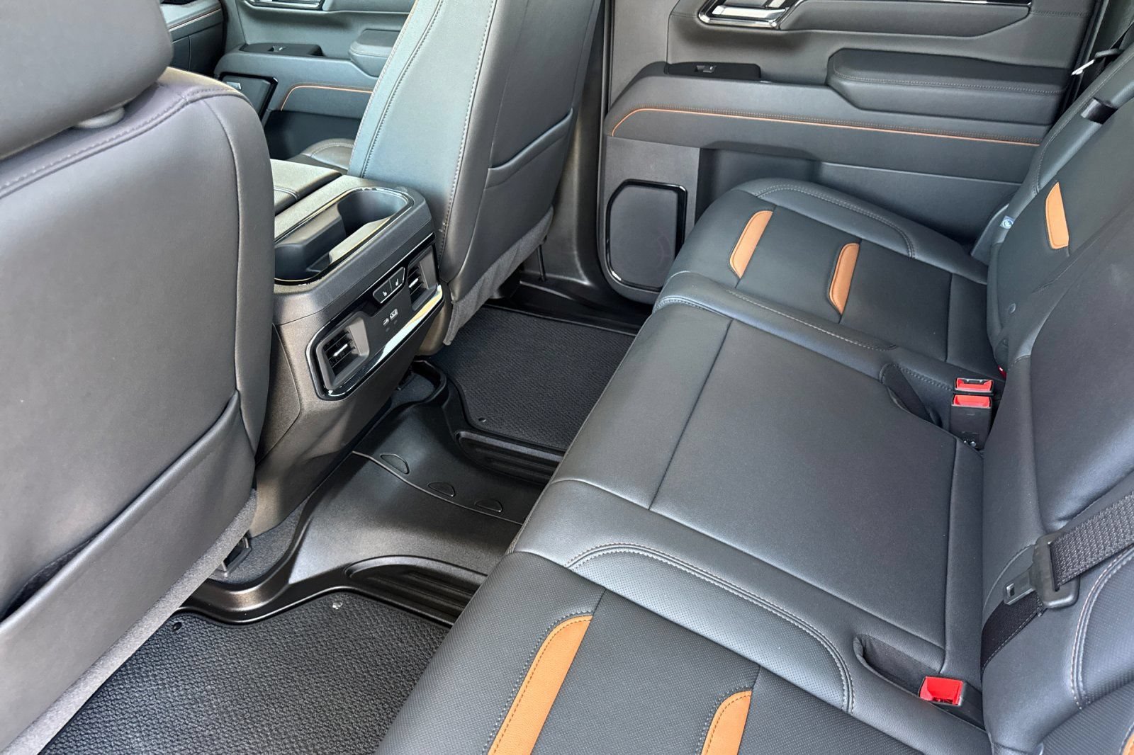 Certified 2025 GMC Sierra 2500 AT4 w/ AT4 Premium Plus Package AWD/4WD image 13