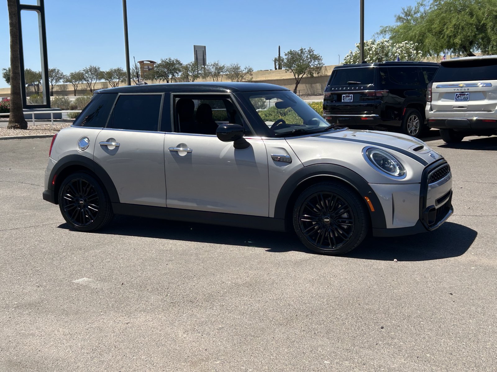 Used 2022 MINI Cooper S w/ Driver Assistance Package FWD image 7