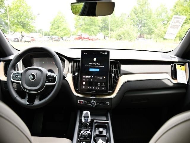New 2026 Volvo XC60 T8 Ultra w/ Protection Package Premier AWD/4WD image 18