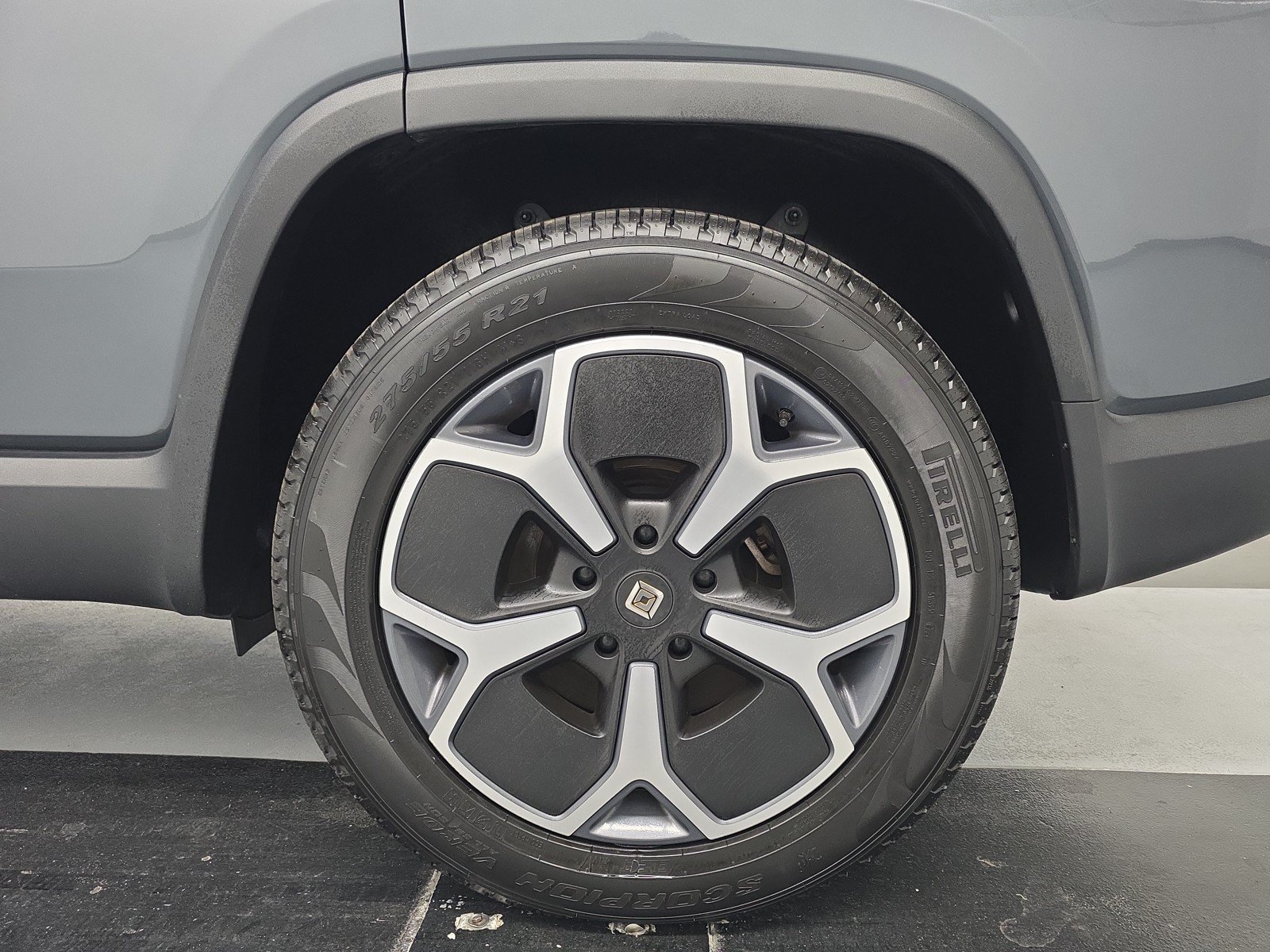 Used 2024 Rivian R1S Adventure AWD/4WD image 10