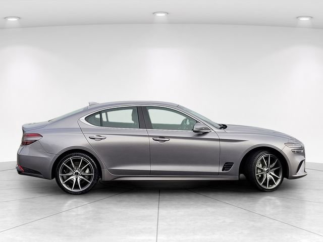 Used 2025 Genesis G70 2.5T image 8