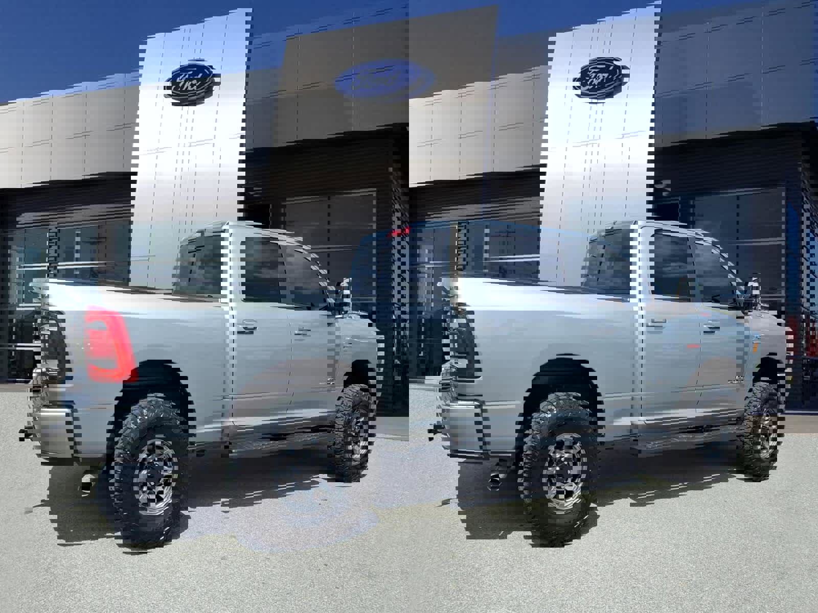 Used 2024 RAM 2500 Laramie image 2