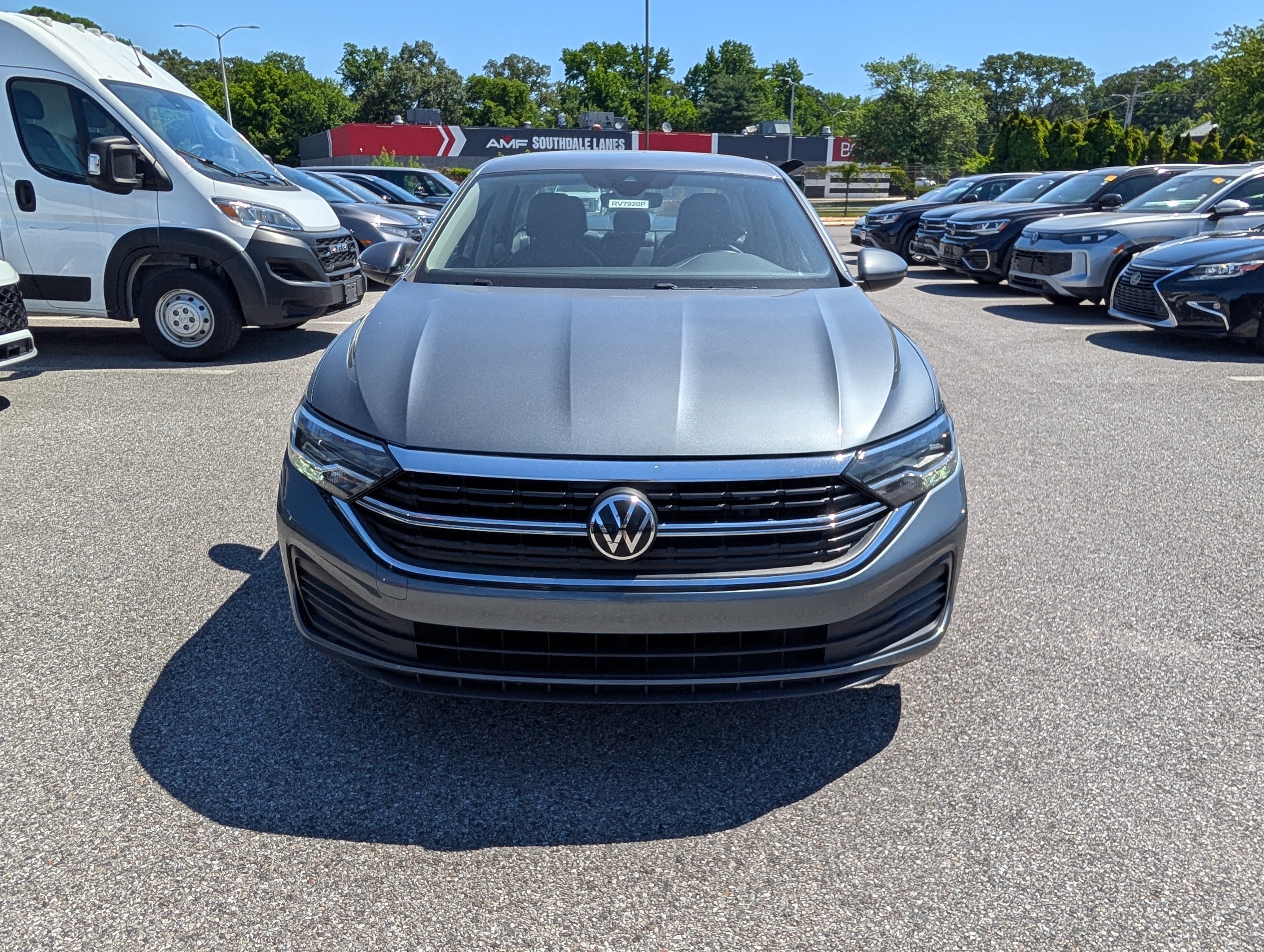Used 2024 Volkswagen Jetta SE FWD image 6