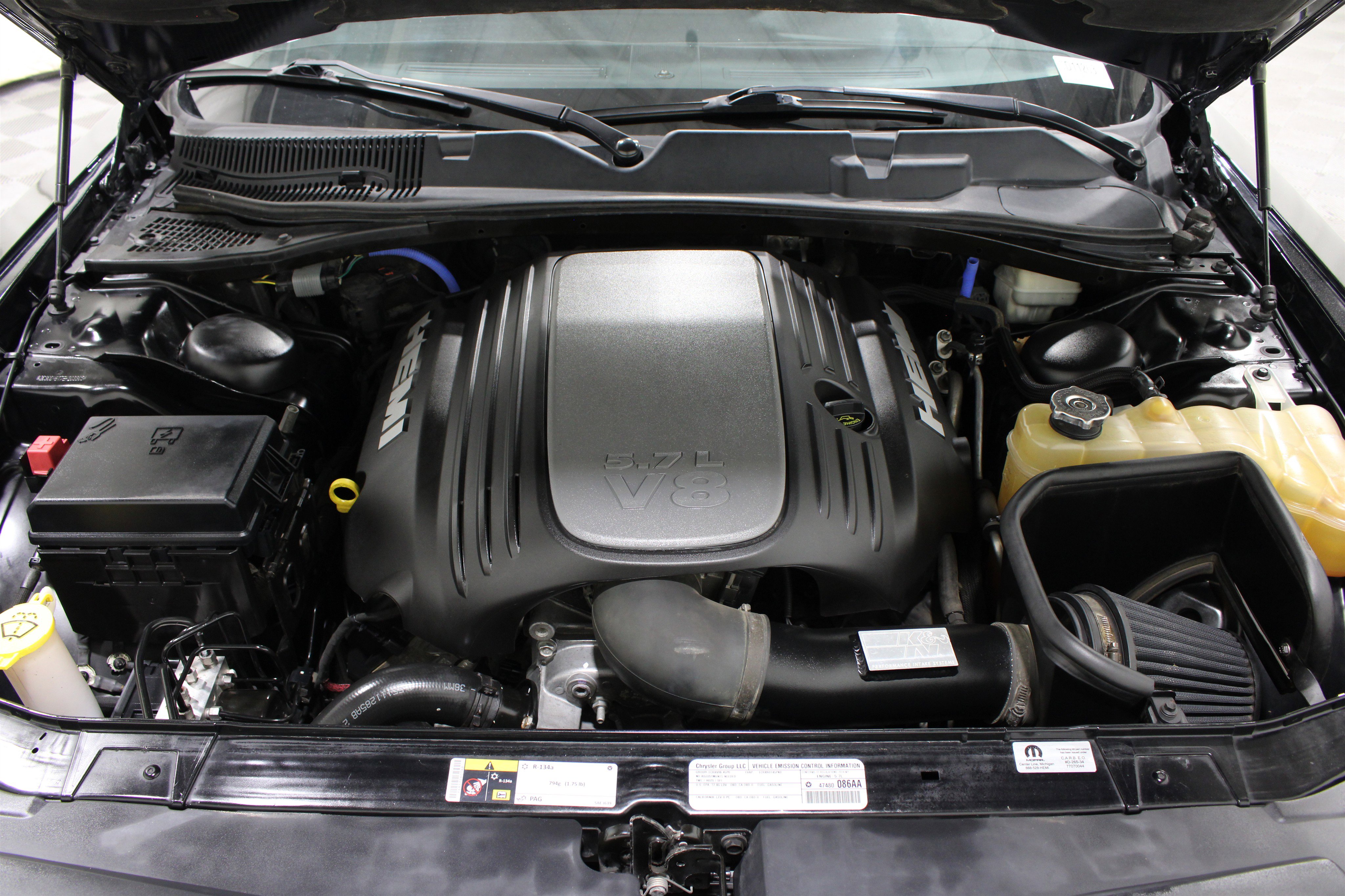 Used 2014 Dodge Challenger R/T RWD image 32