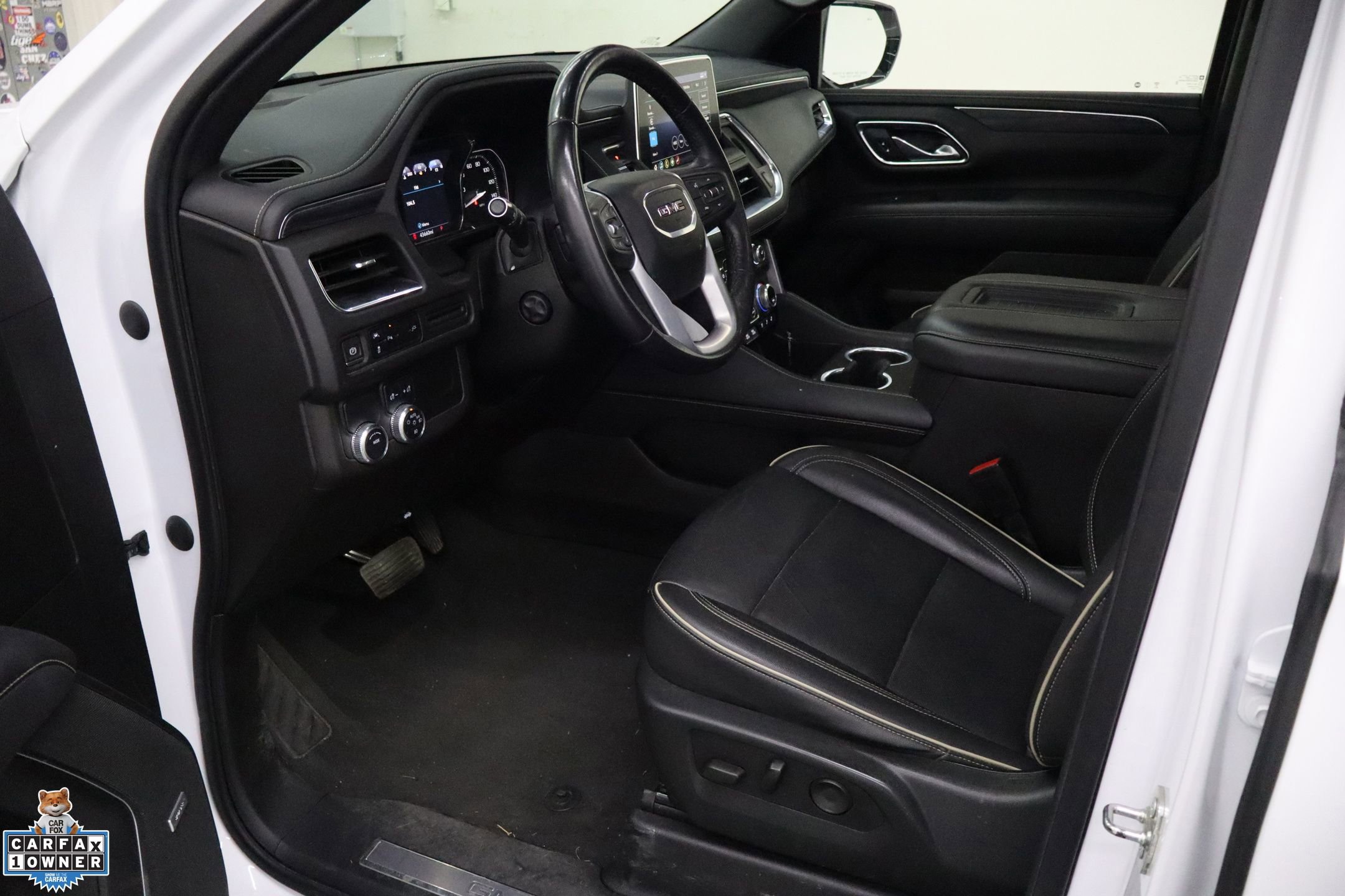 Used 2021 GMC Yukon SLT w/ SLT Premium Package image 24