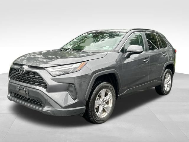 Used 2025 Toyota RAV4 XLE AWD/4WD image 1