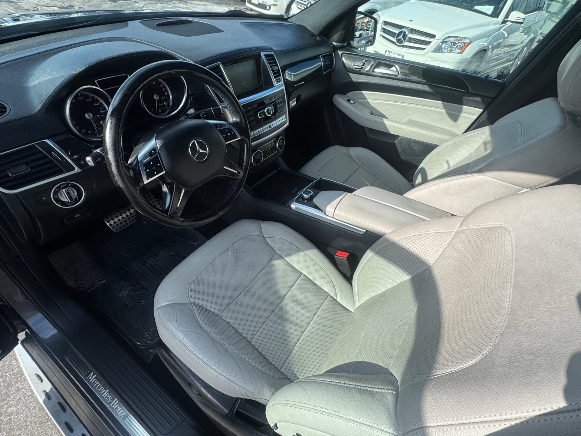 Used 2015 Mercedes-Benz ML 400 4-MATIC image 3