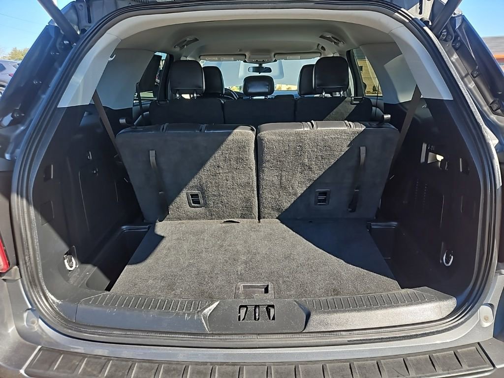 Used 2023 Ford Explorer XLT w/ Equipment Group 202A image 28