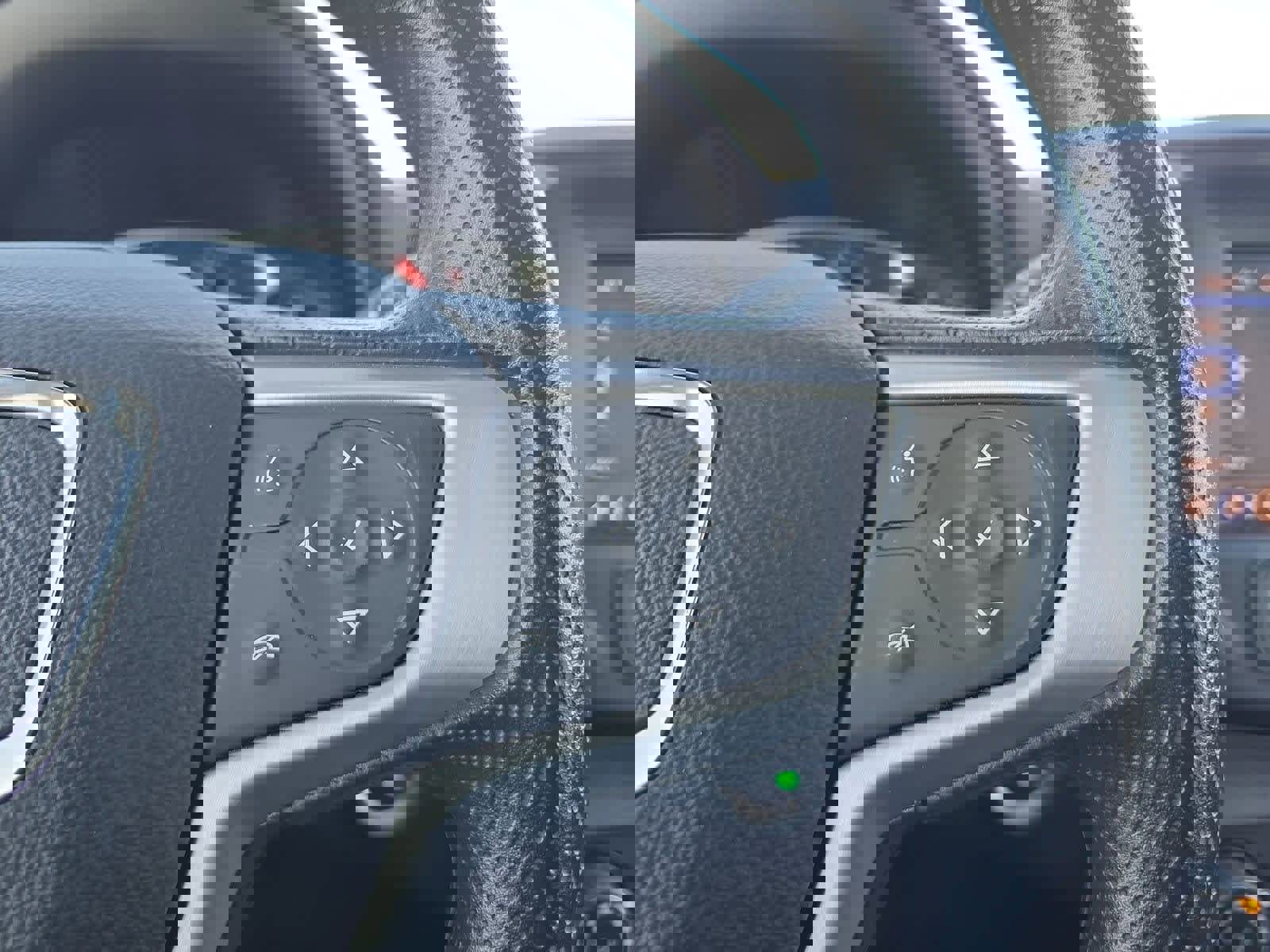 Used 2024 GMC Terrain SLE image 23