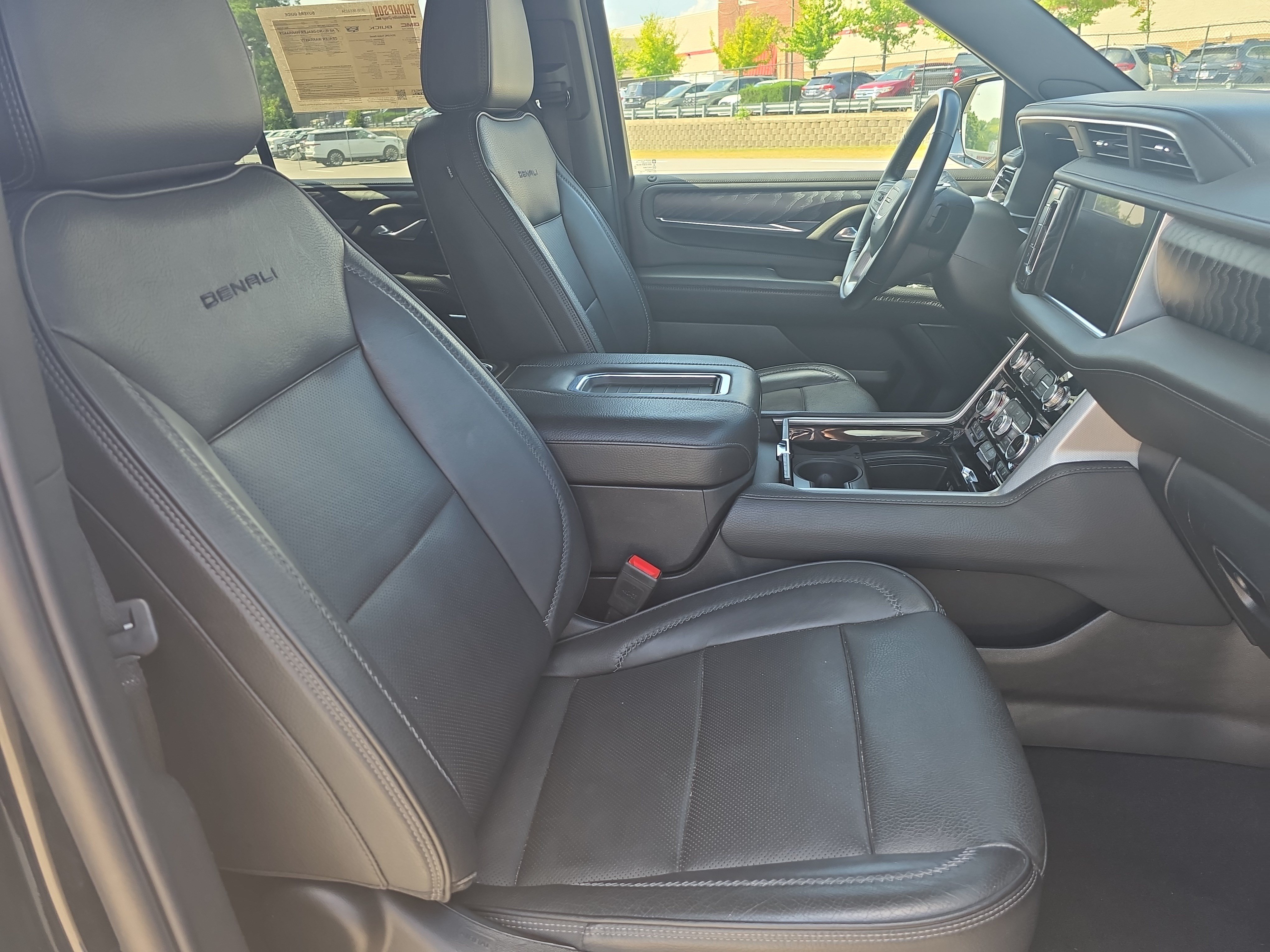 Used 2024 GMC Yukon Denali AWD/4WD image 10