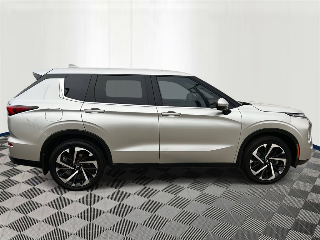 Used 2022 Mitsubishi Outlander ES image 6