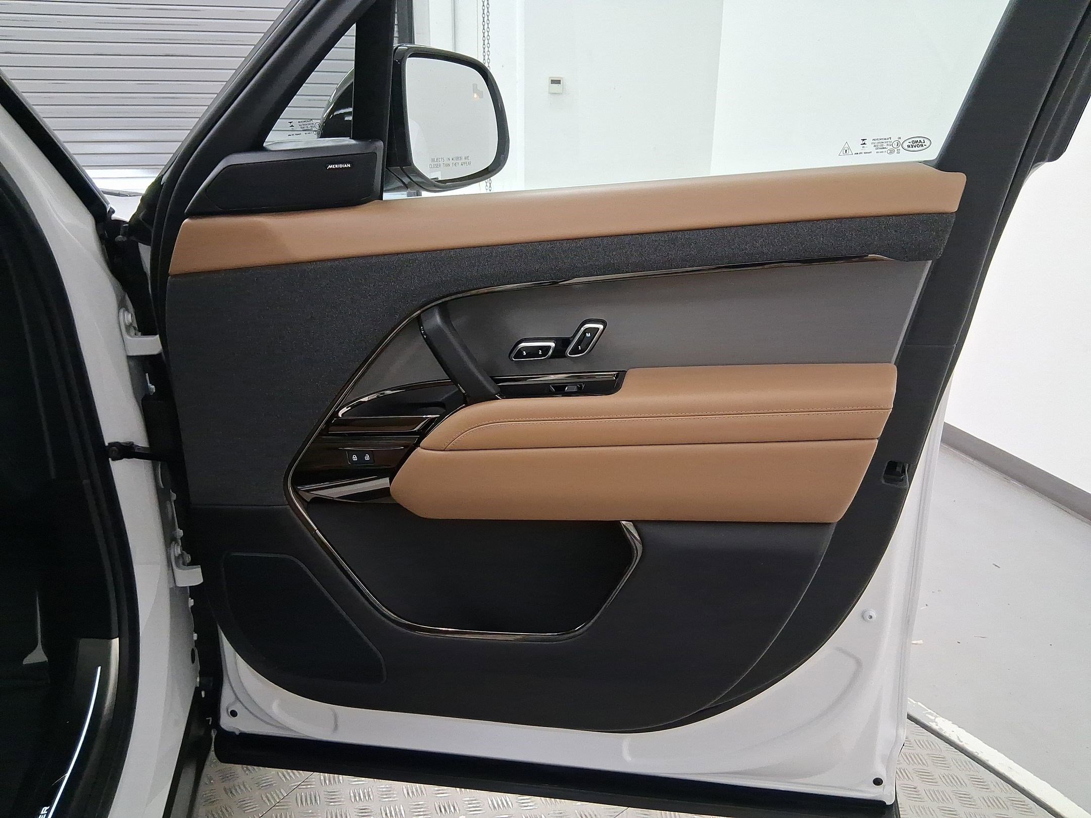 New 2025 Land Rover Range Rover Sport SE image 31