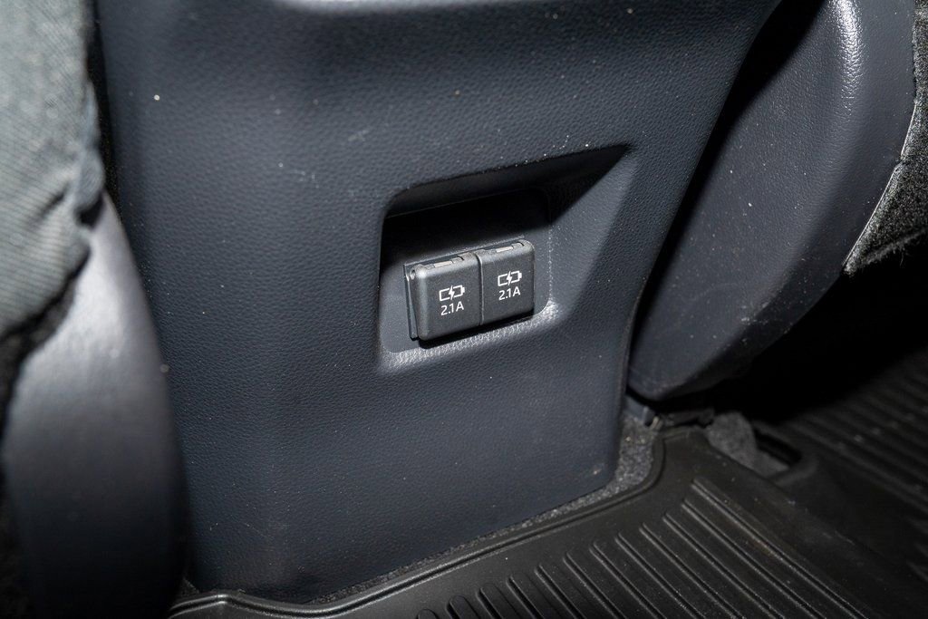 Used 2019 Toyota RAV4 XLE w/ Convenience Package image 8