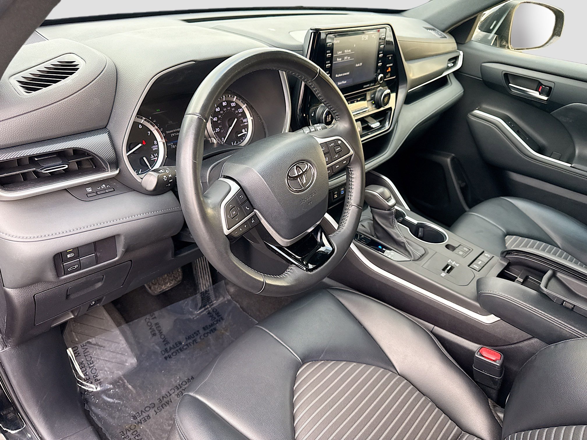 Used 2022 Toyota Highlander XSE image 25
