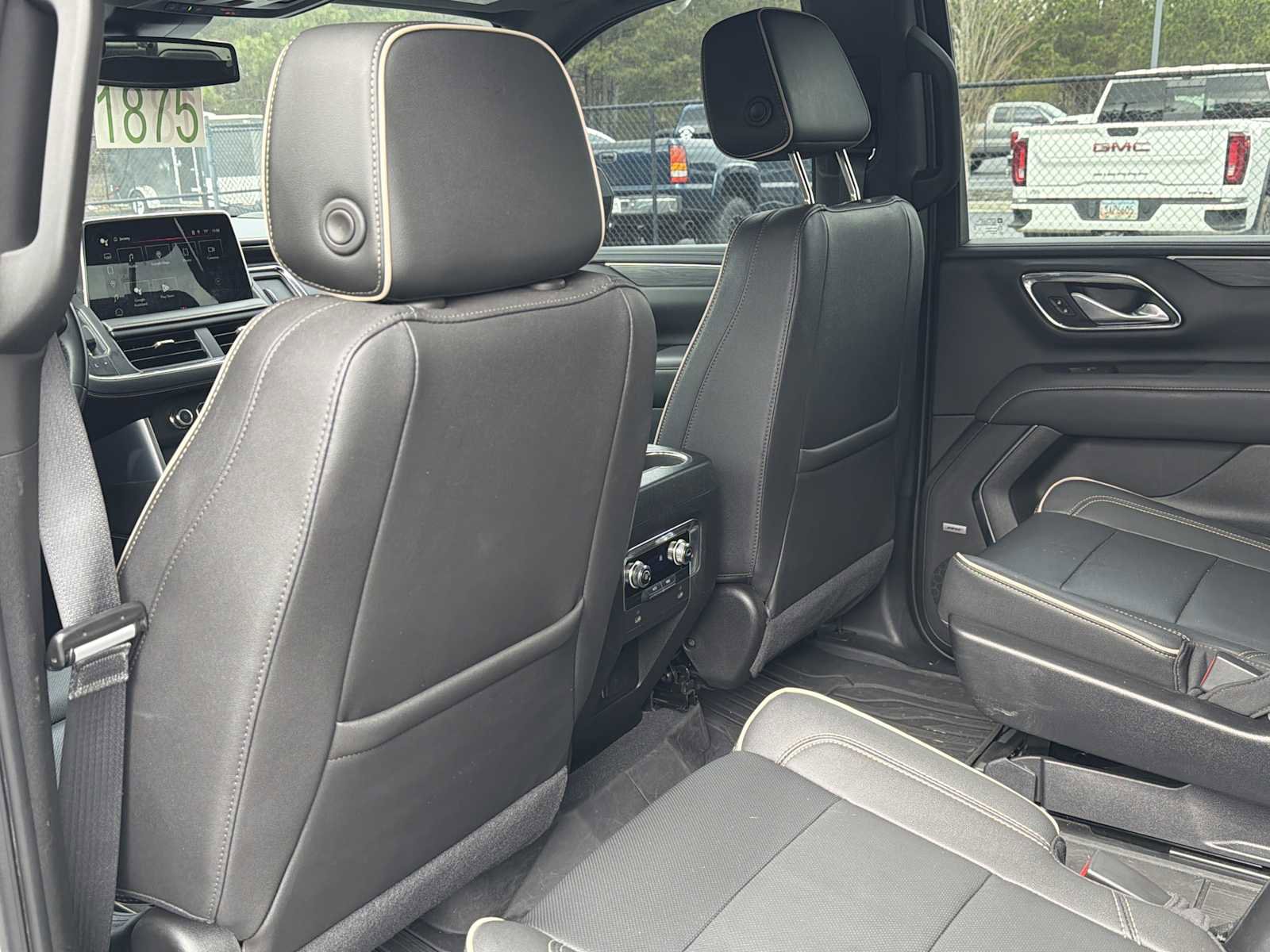 Used 2023 GMC Yukon XL SLT image 23