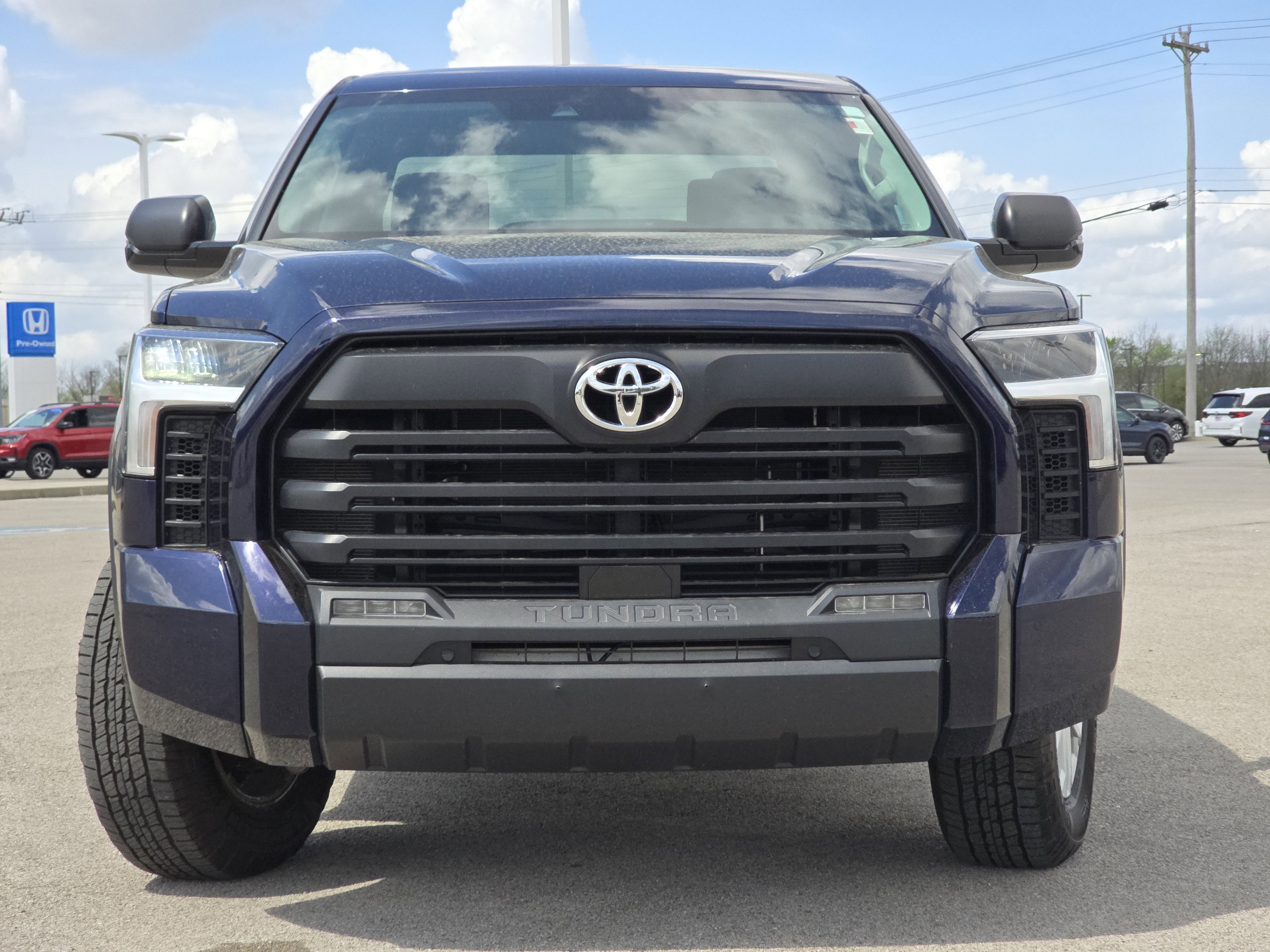 Used 2022 Toyota Tundra SR5 w/ SR5 Convenience Package image 12
