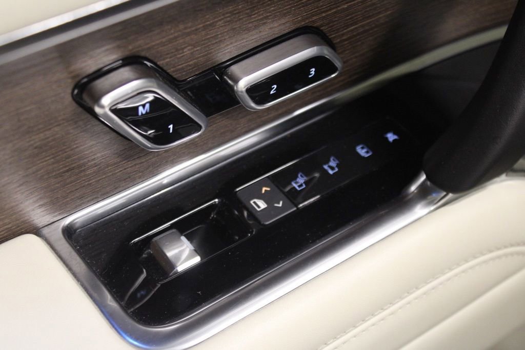 Used 2025 Land Rover Range Rover Autobiography AWD/4WD image 35