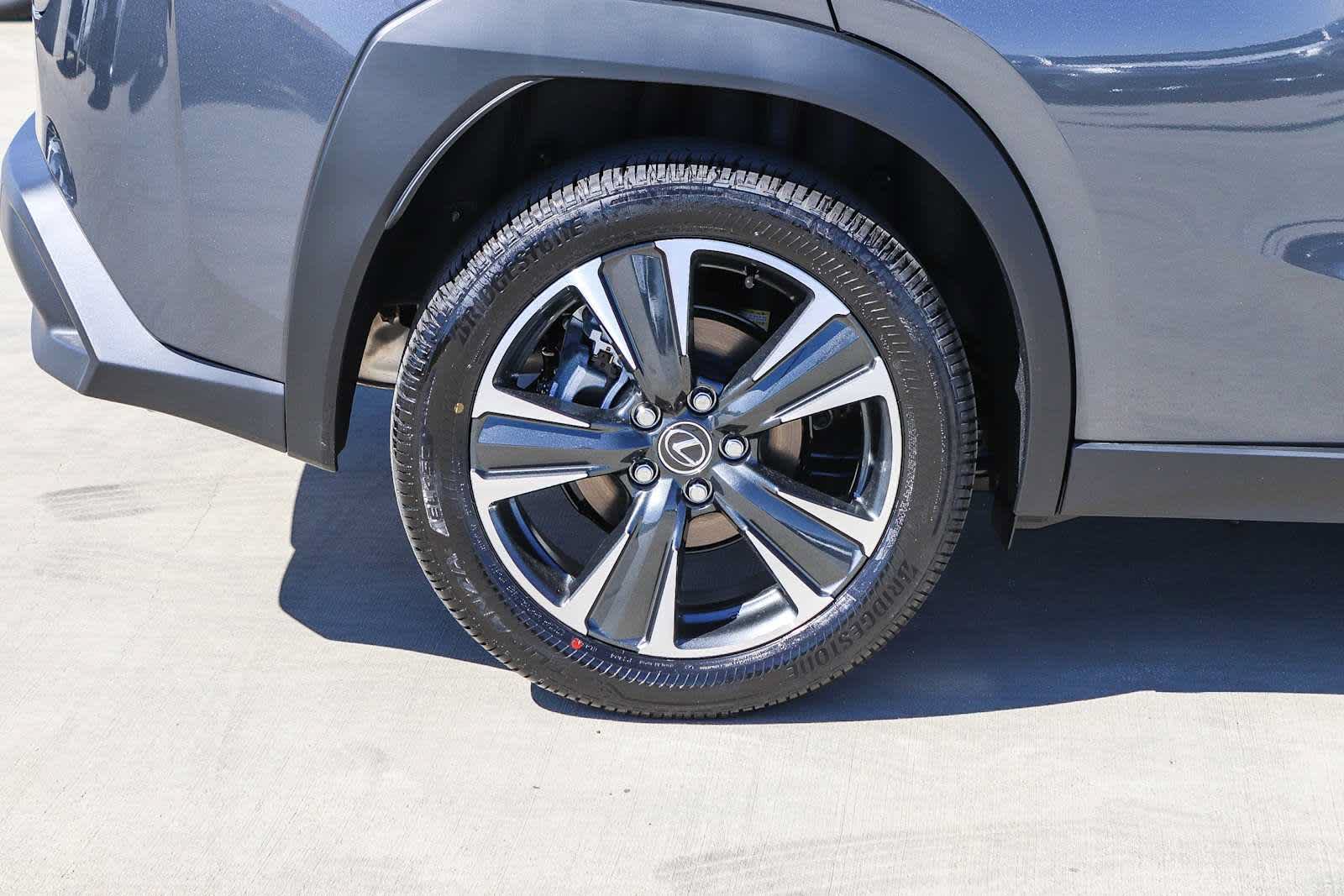 New 2026 Lexus UX 300h FWD image 10