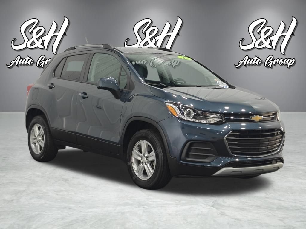 Used 2022 Chevrolet Trax LT w/ Driver Confidence Package AWD/4WD image 2