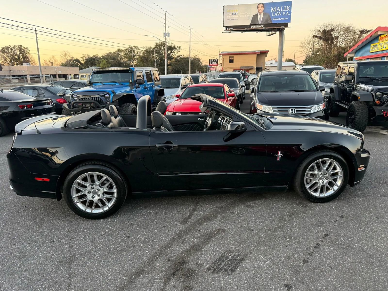 Used 2013 Ford Mustang Premium w/ Electronics Pkg image 4