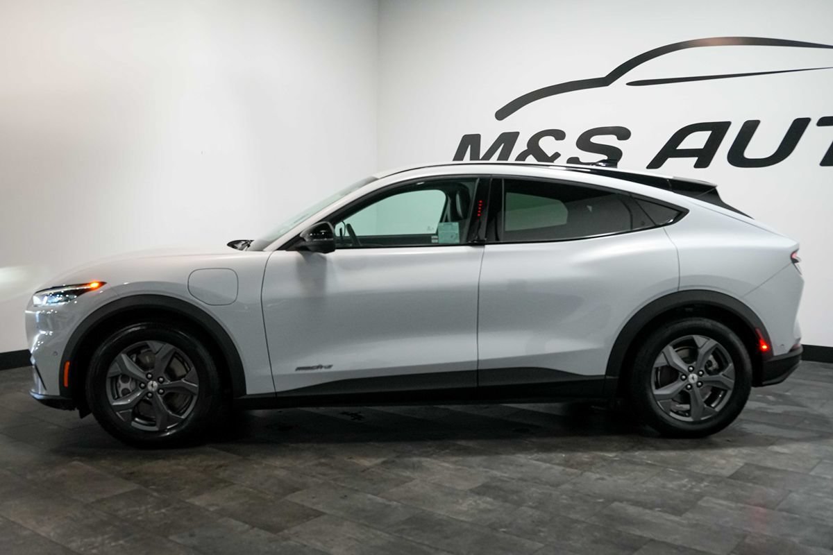 Used 2023 Ford Mustang Mach-E Select RWD image 3