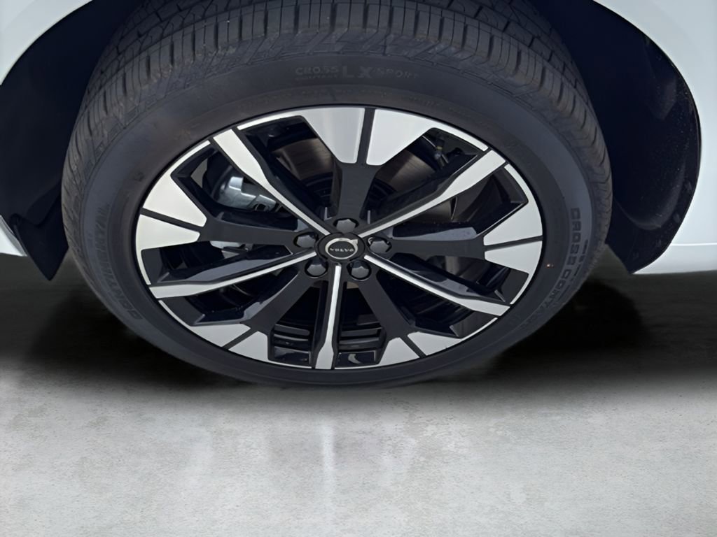 New 2026 Volvo XC60 B5 Plus w/ Protection Package Premier AWD/4WD image 18
