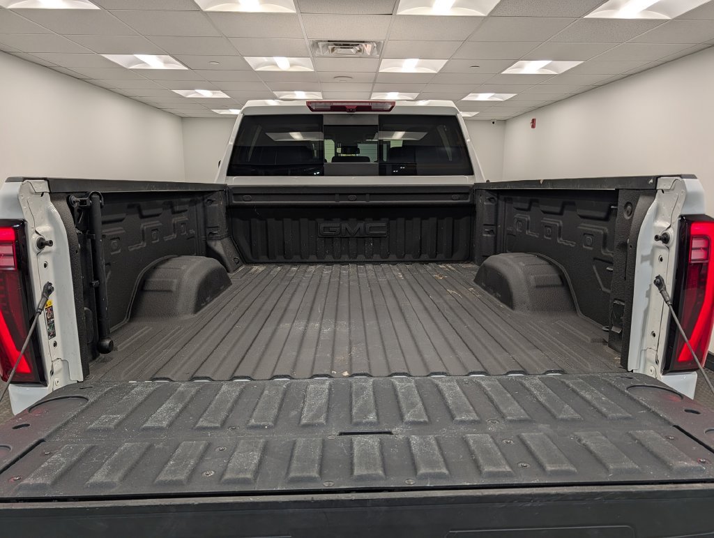 Used 2024 GMC Sierra 3500 SLT w/ SLT Convenience Package AWD/4WD image 25