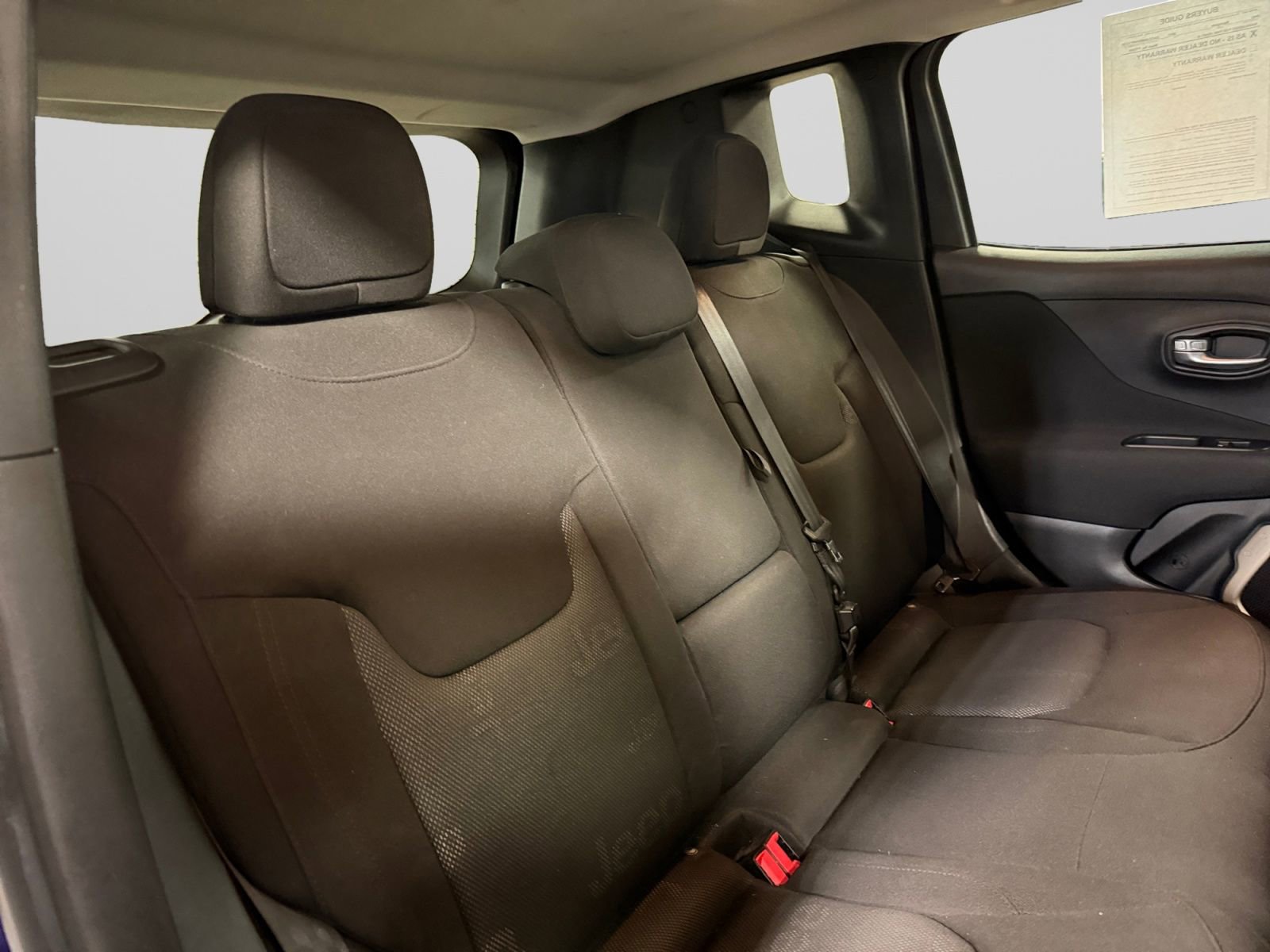 Used 2017 Jeep Renegade Latitude FWD image 25