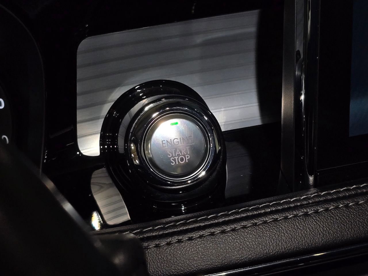 Used 2022 Lincoln Corsair AWD w/ Premium Package image 25