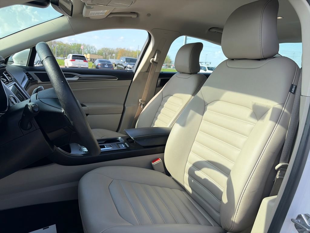 Used 2019 Ford Fusion SEL FWD image 17