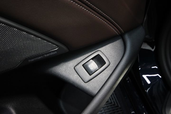 Used 2023 BMW M550i xDrive w/ Executive Package image 22