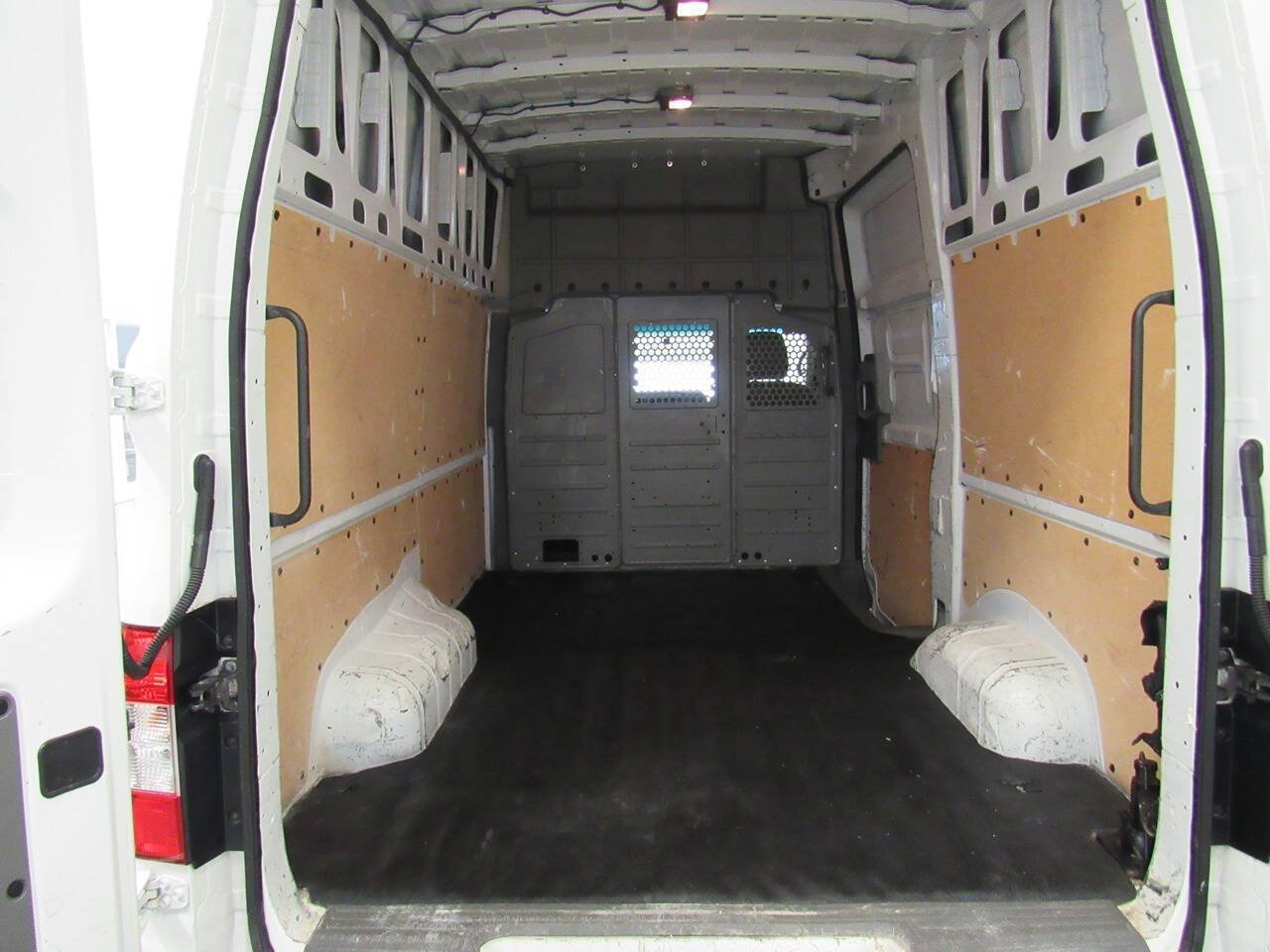 Used 2021 Nissan NV 2500 SV RWD image 16