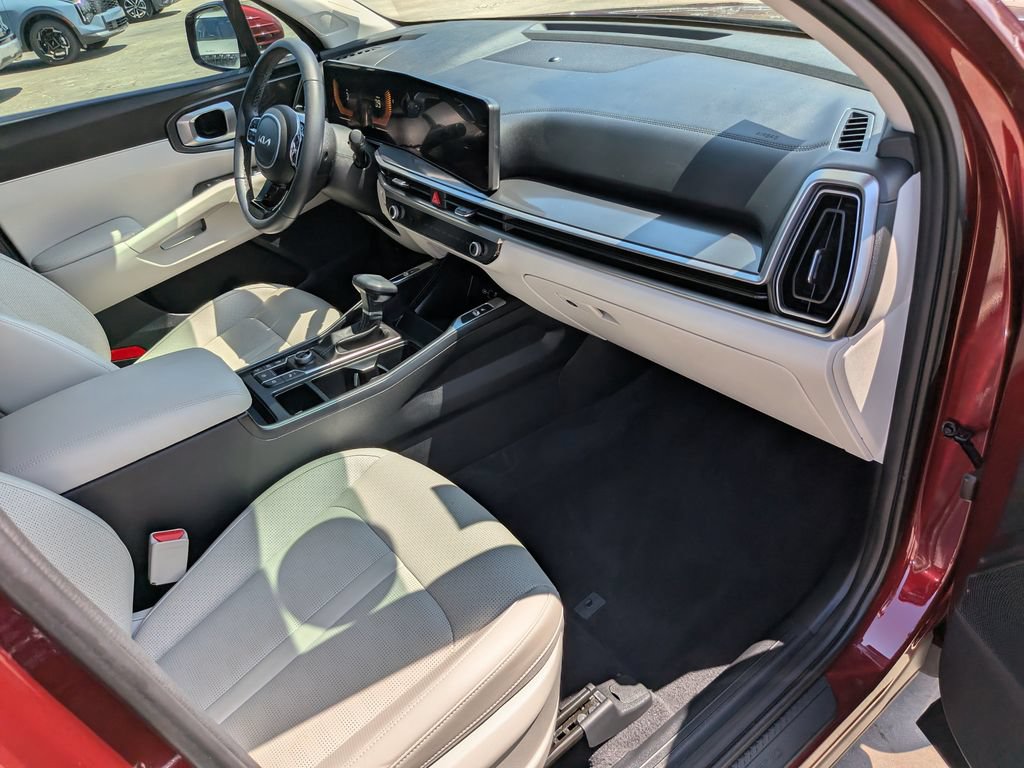 Certified 2025 Kia Sorento S AWD/4WD image 13
