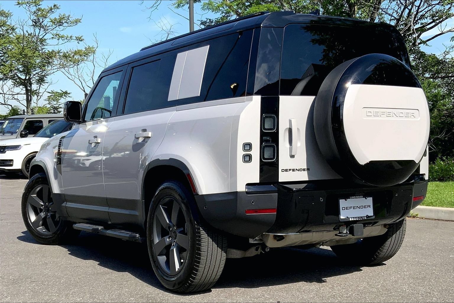 Certified 2026 Land Rover Defender 110 S AWD/4WD image 11