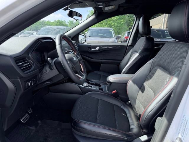 Used 2024 Ford Escape ST-Line w/ Tech Pack #1 AWD/4WD image 19
