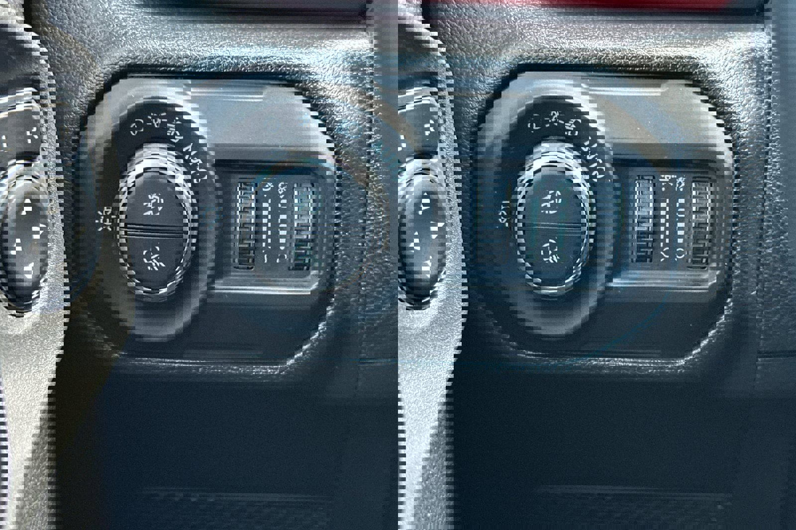 Used 2022 Jeep Gladiator Rubicon w/ Cold Weather Group image 31