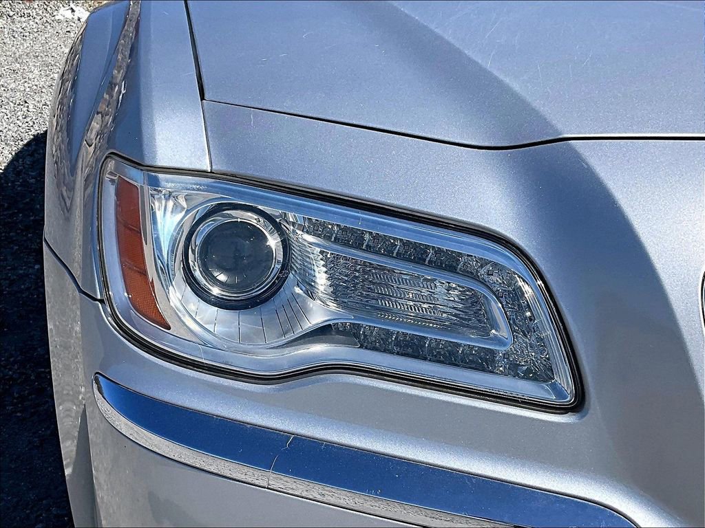 Used 2012 Chrysler 300 image 25