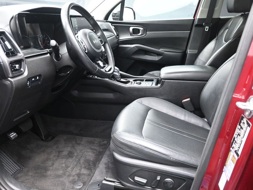Used 2023 Kia Sorento S w/ Panoramic Sunroof Package image 17