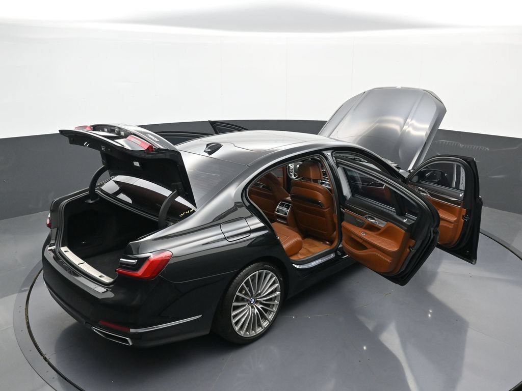 Used 2022 BMW 750i xDrive w/ Autobahn Package AWD/4WD image 44